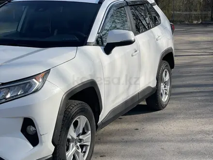 Toyota RAV4 2021 года за 15 300 000 тг. в Алматы – фото 5