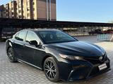 Toyota Camry 2021 года за 7 200 000 тг. в Актау – фото 4