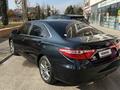 Toyota Camry 2015 года за 7 000 000 тг. в Актобе – фото 3