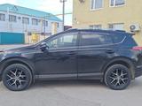 Toyota RAV4 2018 года за 8 999 999 тг. в Актобе – фото 5