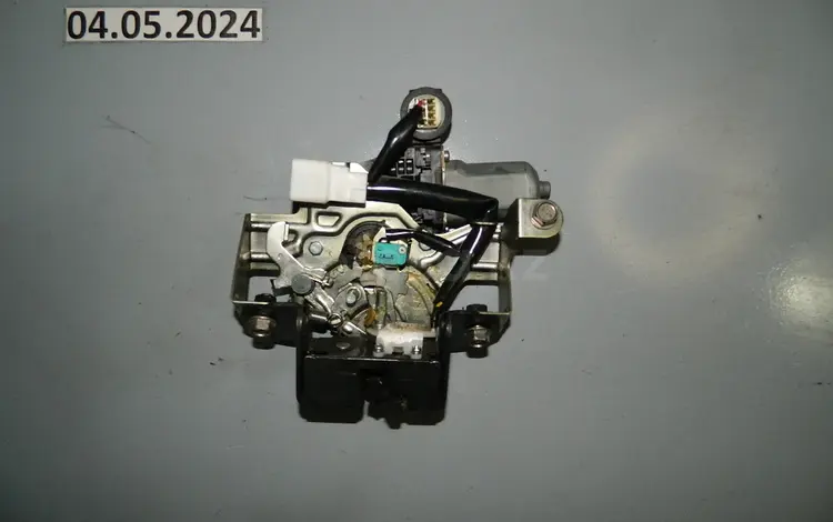 Замок багажника (с моторчиком) за 27 000 тг. в Алматы