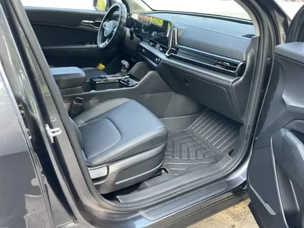 Kia Sportage 2025 года за 14 300 000 тг. в Петропавловск – фото 19