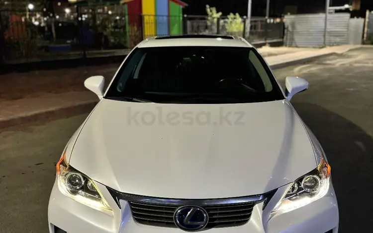 Lexus CT 200h 2012 годаfor8 000 000 тг. в Атырау