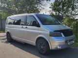 Volkswagen Caravelle 2005 года за 7 800 000 тг. в Алматы