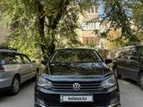 Volkswagen Polo 2015 года за 5 500 000 тг. в Алматы – фото 2