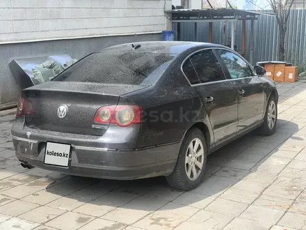 Volkswagen Passat 2005 года за 3 150 000 тг. в Алматы – фото 5