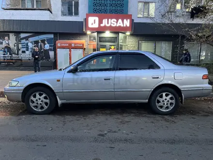 Toyota Camry 1998 года за 3 200 000 тг. в Алматы – фото 4