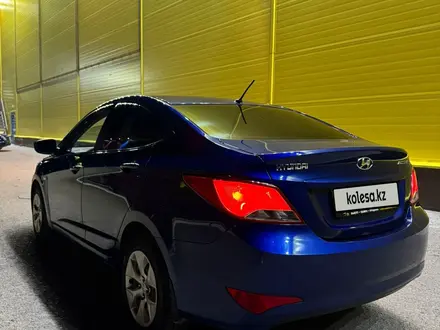 Hyundai Accent 2015 года за 5 600 000 тг. в Актобе – фото 2