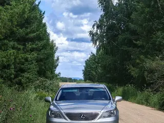 Lexus LS 460