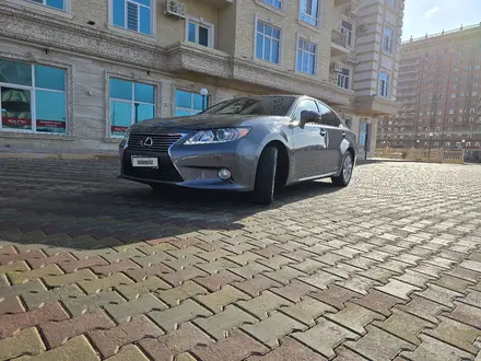 Lexus ES 300h 2013 года за 7 300 000 тг. в Актау