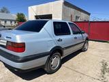 Volkswagen Vento 1993 года за 984 000 тг. в Уральск – фото 2