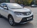 Toyota RAV4 2015 годаүшін11 700 000 тг. в Актобе