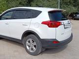 Toyota RAV4 2015 годаfor11 700 000 тг. в Актобе – фото 3