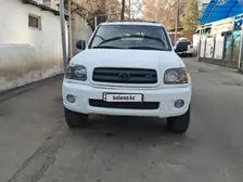 Toyota Sequoia, 2001