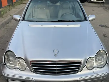 Mercedes-Benz C 320 2005 года за 3 500 000 тг. в Уральск – фото 3