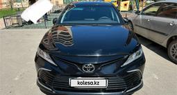 Toyota Camry 2022 года за 15 500 000 тг. в Астана