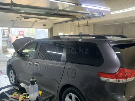 Toyota Sienna 2012 года за 5 900 000 тг. в Атырау – фото 6