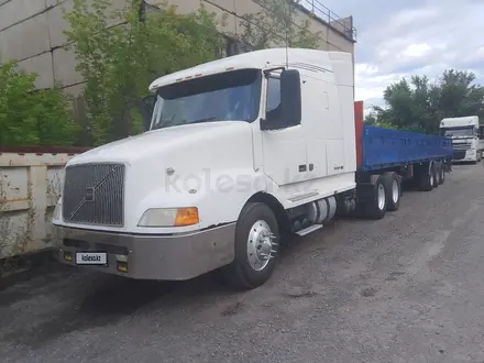 Volvo  VNL 2000 года за 16 000 000 тг. в Караганда
