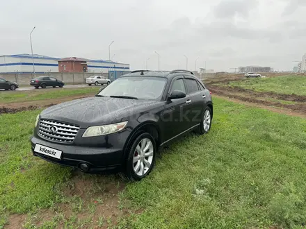 Infiniti FX35 2003 года за 6 000 000 тг. в Астана – фото 2