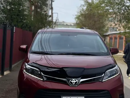 Toyota Sienna 2016 года за 10 499 000 тг. в Актобе