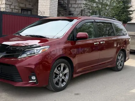 Toyota Sienna 2016 года за 10 499 000 тг. в Актобе – фото 3