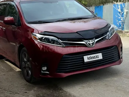 Toyota Sienna 2016 года за 10 499 000 тг. в Актобе – фото 5