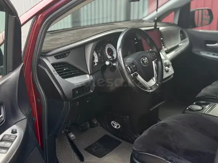 Toyota Sienna 2016 года за 10 499 000 тг. в Актобе – фото 9