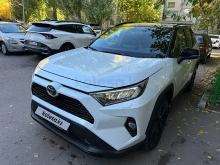 Toyota RAV4 2022 года за 20 120 000 тг. в Астана