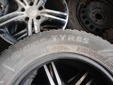Зимние шипованные шины 185 65 15 Nokian за 25 000 тг. в Павлодар – фото 2