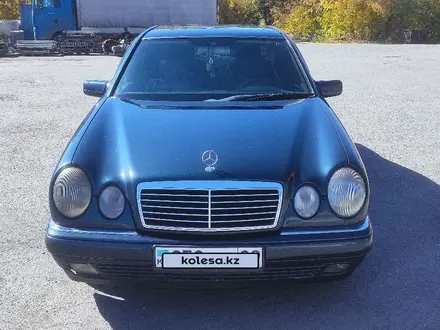 Mercedes-Benz E 230 1997 года за 2 300 000 тг. в Караганда