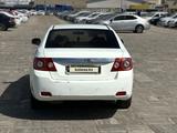 Chevrolet Epica 2007 года за 2 700 000 тг. в Атырау – фото 4