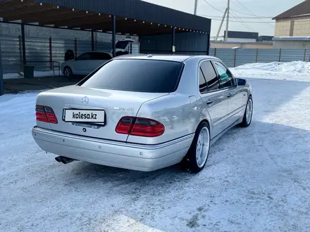 Mercedes-Benz E 55 AMG 1998 года за 5 500 000 тг. в Талдыкорган – фото 14