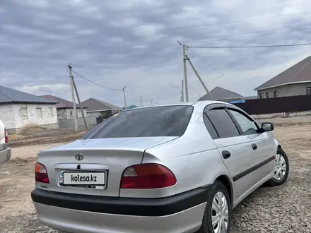 Toyota Avensis 1998 года за 2 900 000 тг. в Актобе – фото 2