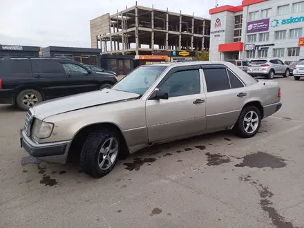 Mercedes-Benz E 260 1992 года за 800 000 тг. в Кокшетау – фото 4