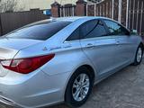 Hyundai Sonata 2011 года за 6 150 000 тг. в Уральск – фото 3