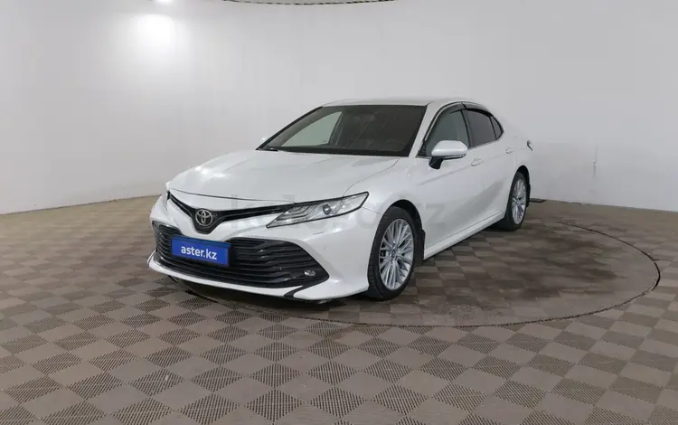 Toyota Camry 2020 года за 11 290 000 тг. в Шымкент