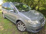 Volkswagen Touran 2008 года за 4 500 000 тг. в Костанай – фото 3