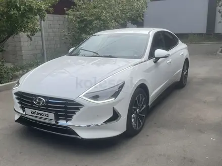 Hyundai Sonata 2022 года за 16 000 000 тг. в Алматы