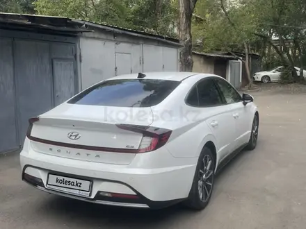 Hyundai Sonata 2022 года за 16 000 000 тг. в Алматы – фото 3