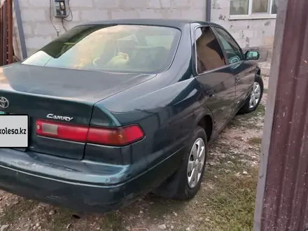 Toyota Camry 1998 года за 2 800 000 тг. в Жаркент – фото 3