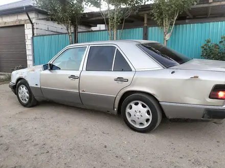 Mercedes-Benz E 230 1990 года за 750 000 тг. в Актобе – фото 7