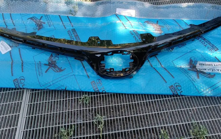 Оригинальная решетка радиатора Toyota Corolla 2019 за 30 000 тг. в Алматы