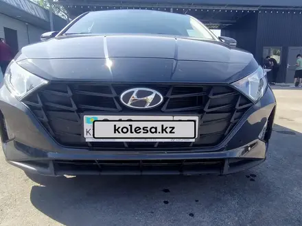 Hyundai i20 2023 года за 7 300 000 тг. в Алматы – фото 2