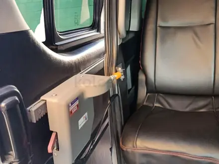Toyota Hiace 2014 года за 13 750 000 тг. в Алматы – фото 8