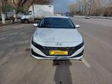 Hyundai Elantra 2022 года за 11 500 000 тг. в Караганда – фото 2