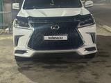 Lexus LX 570 2016 годаүшін40 000 000 тг. в Шымкент