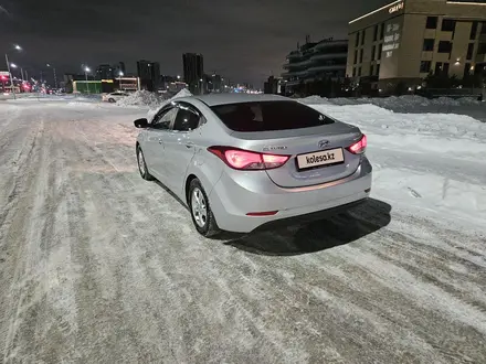 Hyundai Elantra 2015 года за 6 300 000 тг. в Астана – фото 3