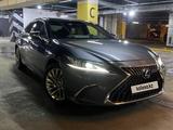 Lexus ES 300h 2022 года за 17 900 000 тг. в Астана – фото 4