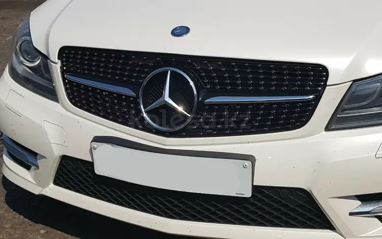 Mercedes-benz.W204 C класс. Diamond, передняя решётка радиатора. за 75 000 тг. в Алматы
