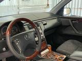 Mercedes-Benz E 280 1999 года за 4 500 000 тг. в Жанаозен – фото 2